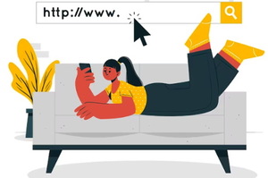 obrazek przedstawiający dziecko leżące na brzuchu na kanapie