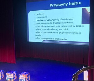 Prezentacja multimedialna.