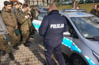 Uczniowie technikum klasy mundurowej odwiedzili cieszyńską komendę policji