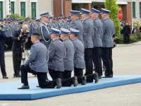 Zastępca Komendanta Komisariatu Policji w Strumieniu podkomisarz Wojciech Sikora podczas promocji na pierwszy stopień oficerski