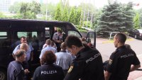 Policjanci z kilku krajów Europy pomagają pielgrzymom