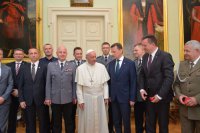 Papież Franciszek złożył na ręce ministra Mariusza Błaszczaka podziękowania dla służb