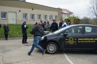 Zmagania uczestników podczas turnieju motoryzacyjnego