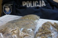 Zabezpieczone narkotyki (marihuana) przez policjantów