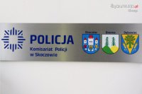 Tablica z nazwą jednostki w Komisariacie Policji w Skoczowie