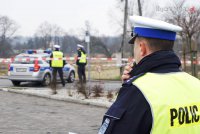 policjanci zabezpieczają rajd