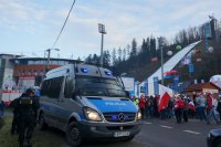 Policyjne zabezpieczenie inauguracji PŚ w skokach narciarskich