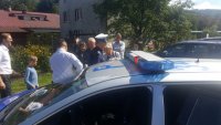 policjanci na pikniku o bepzieczeństwie