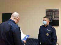 Komendant Powiatowy Policji w Cieszynie wraz z nowym Komendantem Komisariatu Policji w Strumieniu