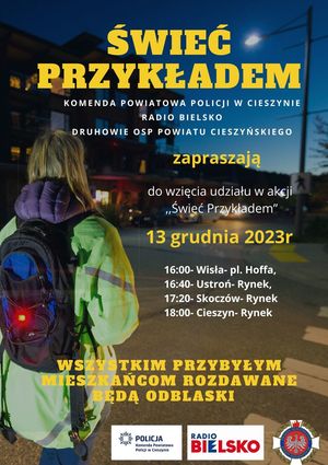 plakat-noc, dziecko z tornistrem, w oddali samochód z włączonymi światłami rozświetla elementy odblaskowe używane przez dziecko