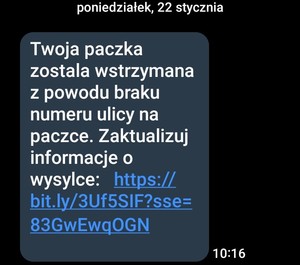 grafika-Screen sms o podejrzanej treści z informacją o braku numeru na przesyłce oraz linkiem