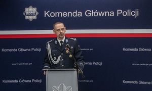 zdjęcie-Komendant Główny Policji inspektor Marek Boroń za mównicą