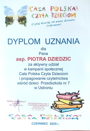 dyplom z podziękowaniami dla policjantów