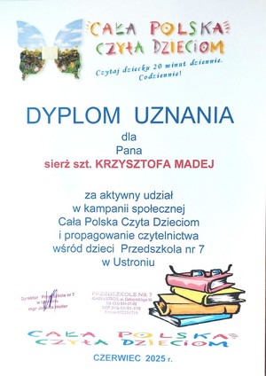 dyplom z podziękowaniami dla policjantów