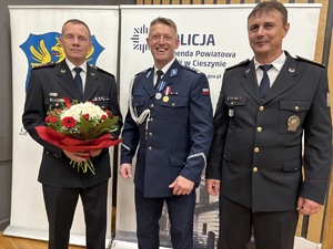 osoby pozują do zdjęcia