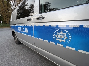 radiowóz policji, dzień