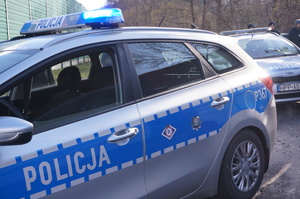 radiowóz policji ,dzien